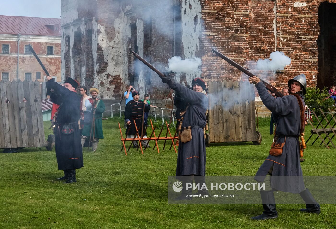 Исторический фестиваль "Страж в истоке Невы" в Ленинградской области