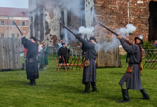 Исторический фестиваль "Страж в истоке Невы" в Ленинградской области