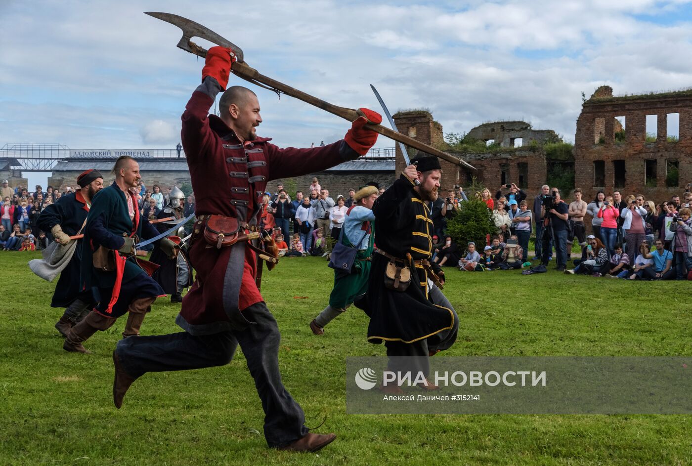 Исторический фестиваль "Страж в истоке Невы" в Ленинградской области