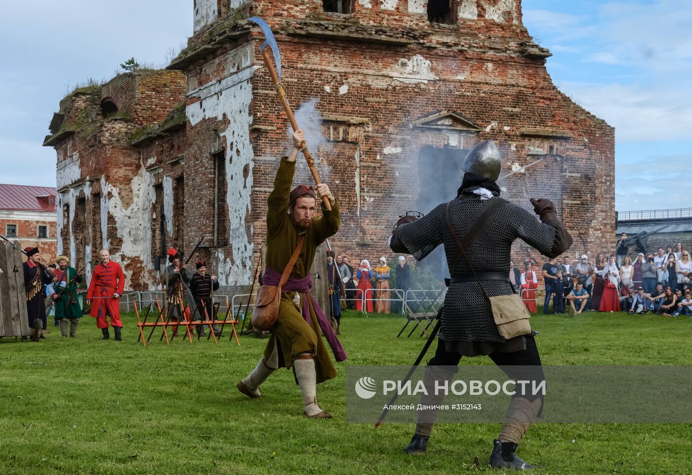 Исторический фестиваль "Страж в истоке Невы" в Ленинградской области