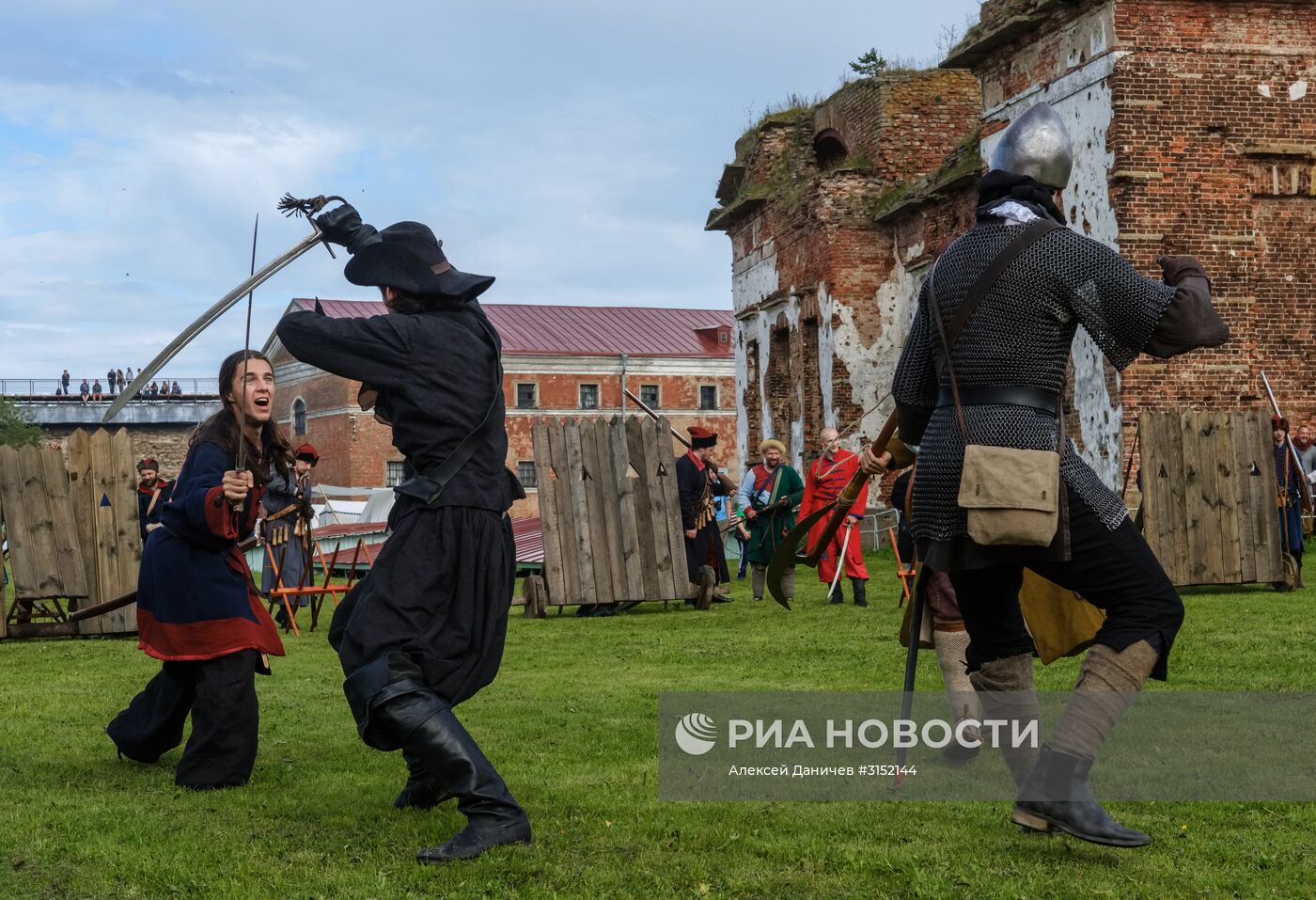 Исторический фестиваль "Страж в истоке Невы" в Ленинградской области