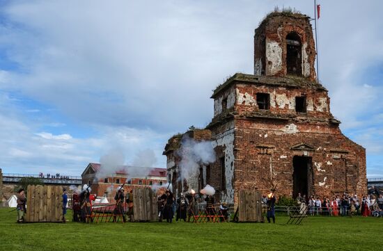 Исторический фестиваль "Страж в истоке Невы" в Ленинградской области