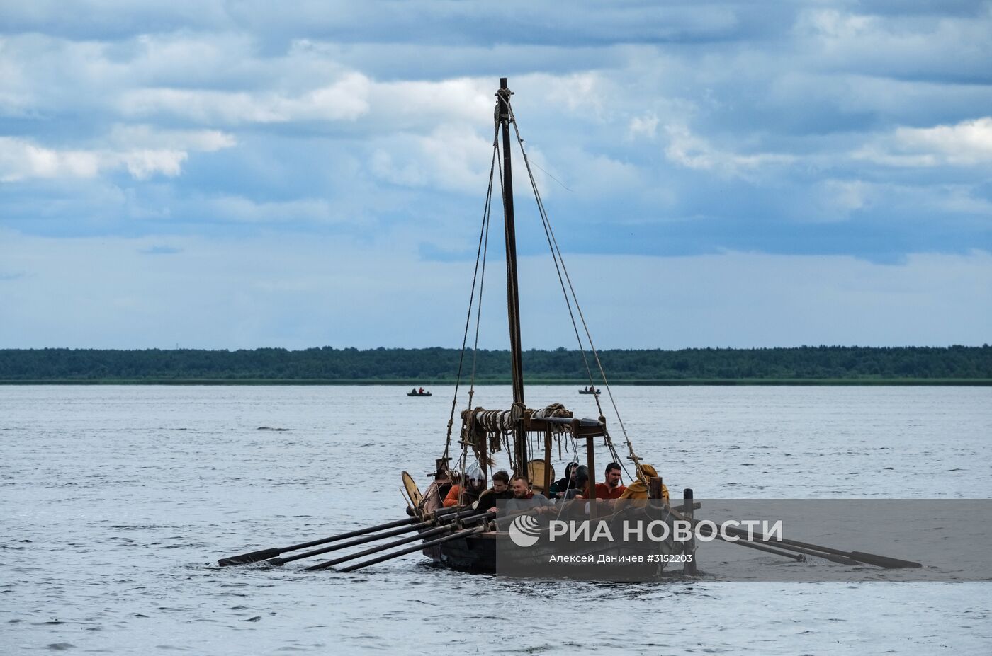 Исторический фестиваль "Страж в истоке Невы" в Ленинградской области