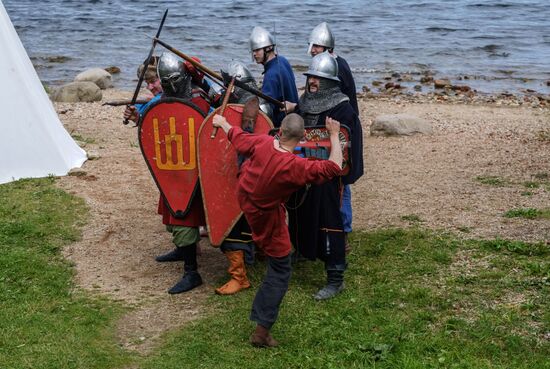 Исторический фестиваль "Страж в истоке Невы" в Ленинградской области