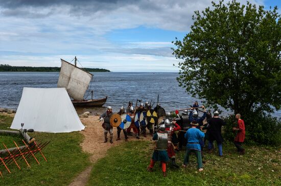Исторический фестиваль "Страж в истоке Невы" в Ленинградской области