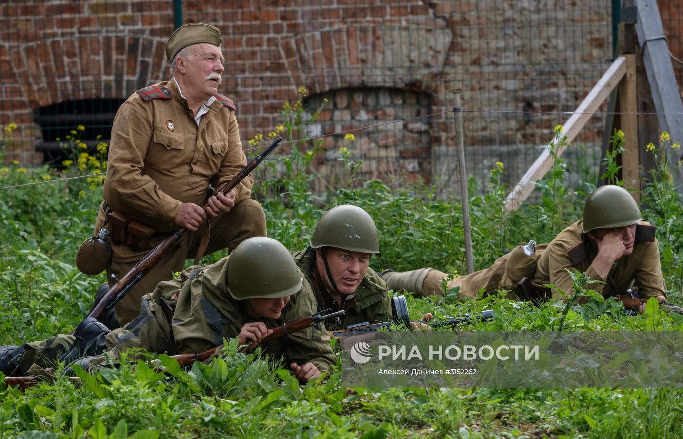 Исторический фестиваль "Страж в истоке Невы" в Ленинградской области