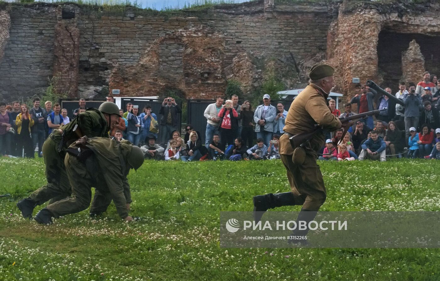 Исторический фестиваль "Страж в истоке Невы" в Ленинградской области