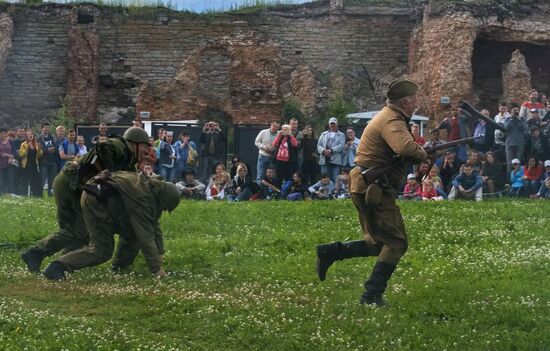 Исторический фестиваль "Страж в истоке Невы" в Ленинградской области