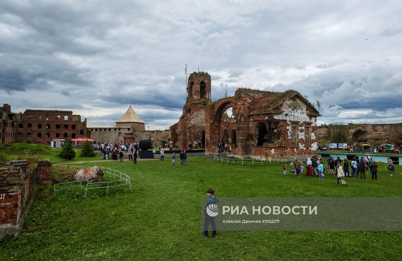 Исторический фестиваль "Страж в истоке Невы" в Ленинградской области