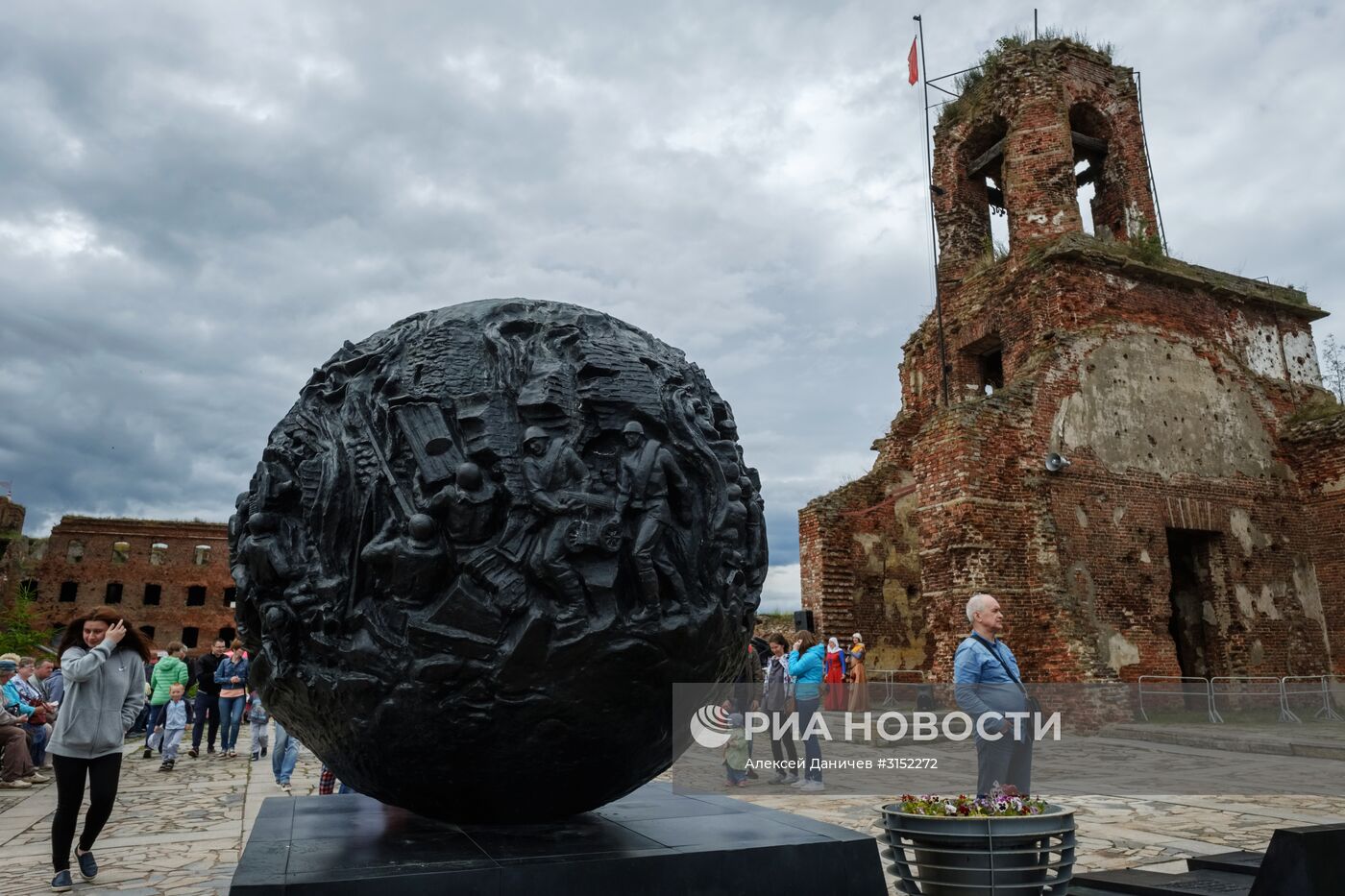 Исторический фестиваль "Страж в истоке Невы" в Ленинградской области