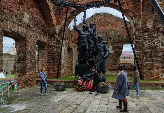 Исторический фестиваль "Страж в истоке Невы" в Ленинградской области
