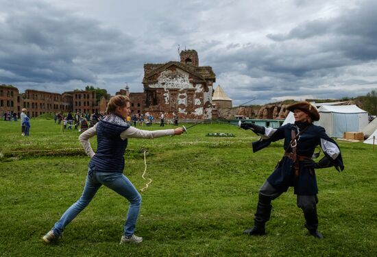 Исторический фестиваль "Страж в истоке Невы" в Ленинградской области