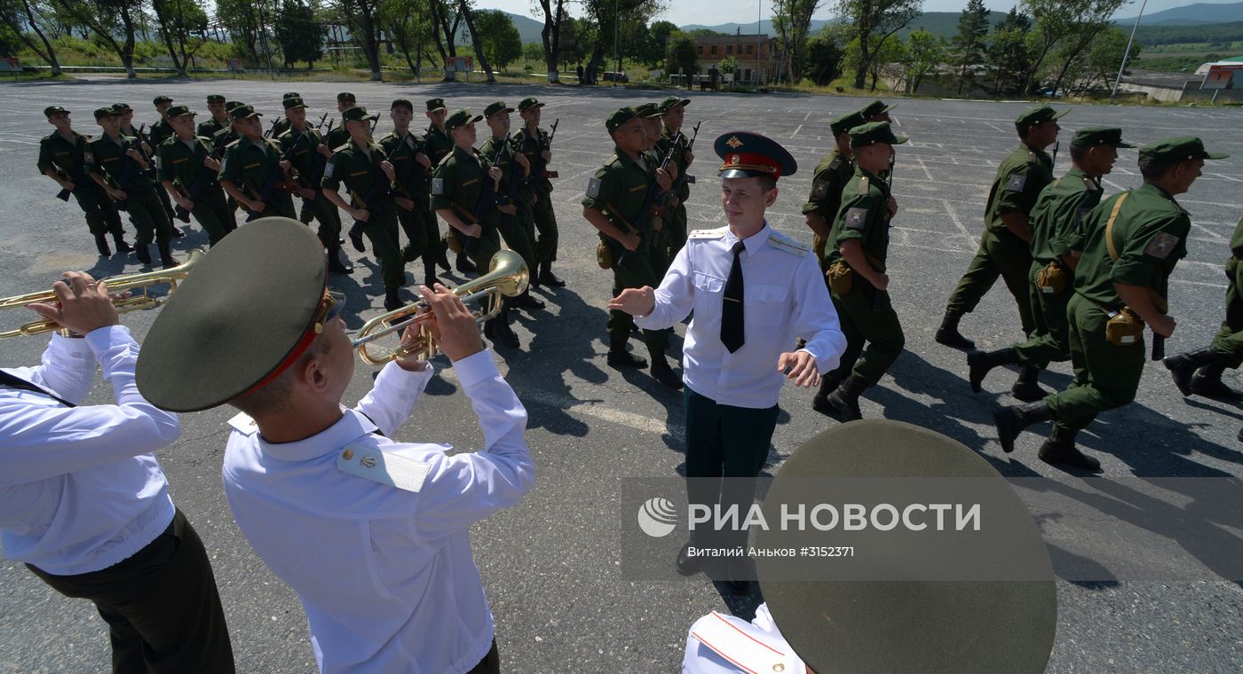 Принятие военной присяги новобранцами мотострелковой бригады