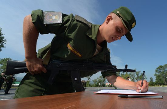 Принятие военной присяги новобранцами мотострелковой бригады