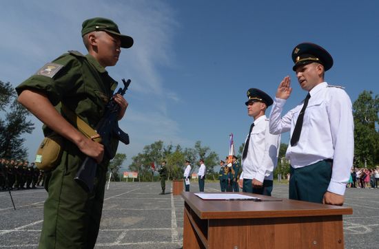 Принятие военной присяги новобранцами мотострелковой бригады