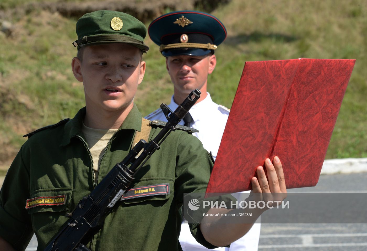 Принятие военной присяги новобранцами мотострелковой бригады