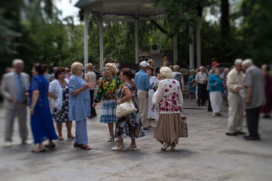 Клуб любителей танцев в парке "Сокольники"