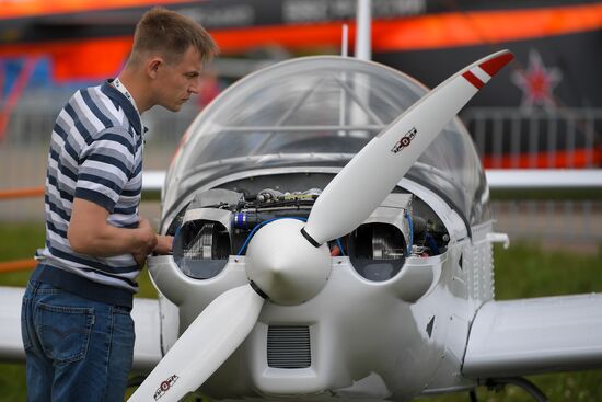 Открытие международного авиационно-космического салона МАКС-2017