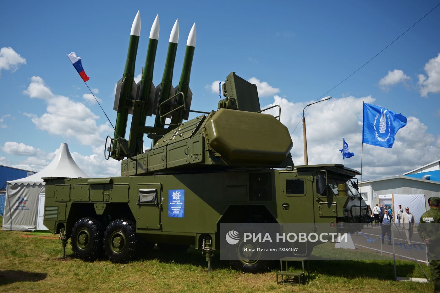 Международный авиационно-космический салон МАКС-2017. День второй