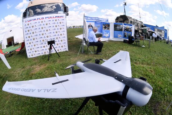 Международный авиационно-космический салон МАКС-2017. День второй