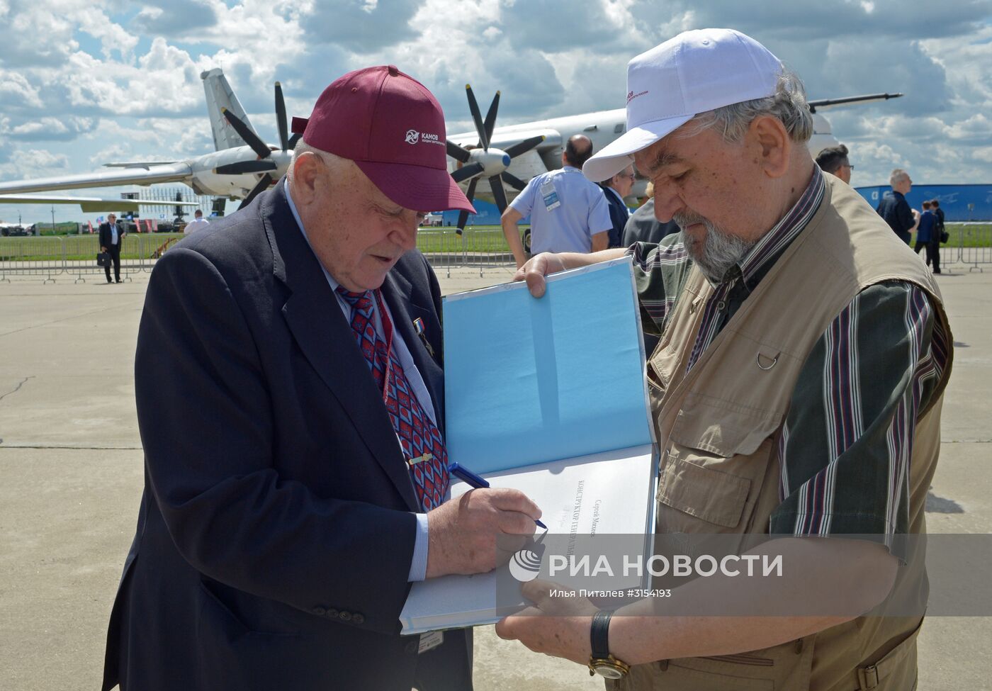 Международный авиационно-космический салон МАКС-2017. День второй