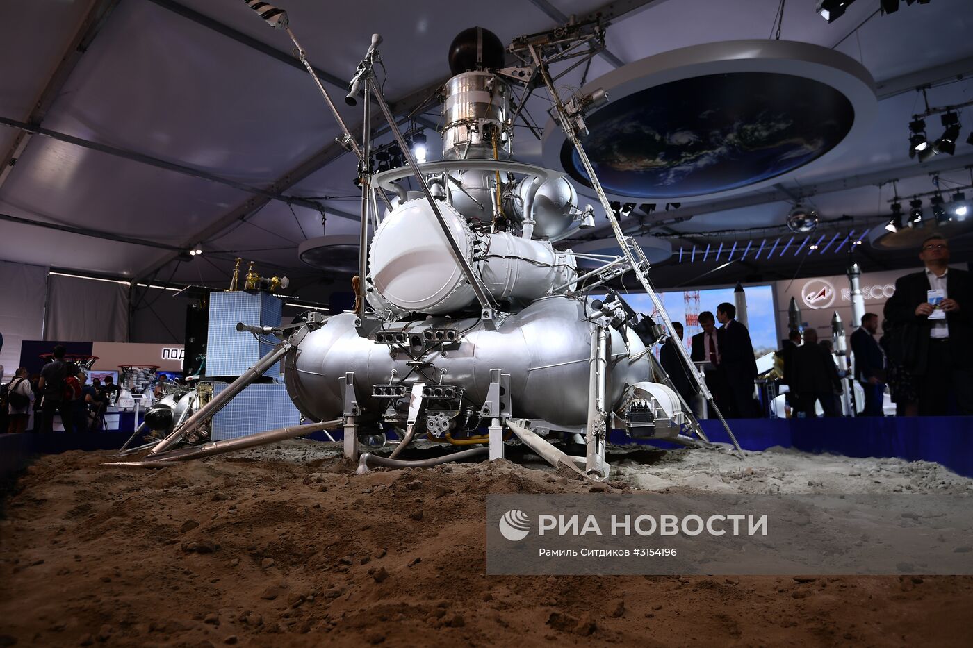 Международный авиационно-космический салон МАКС-2017. День второй