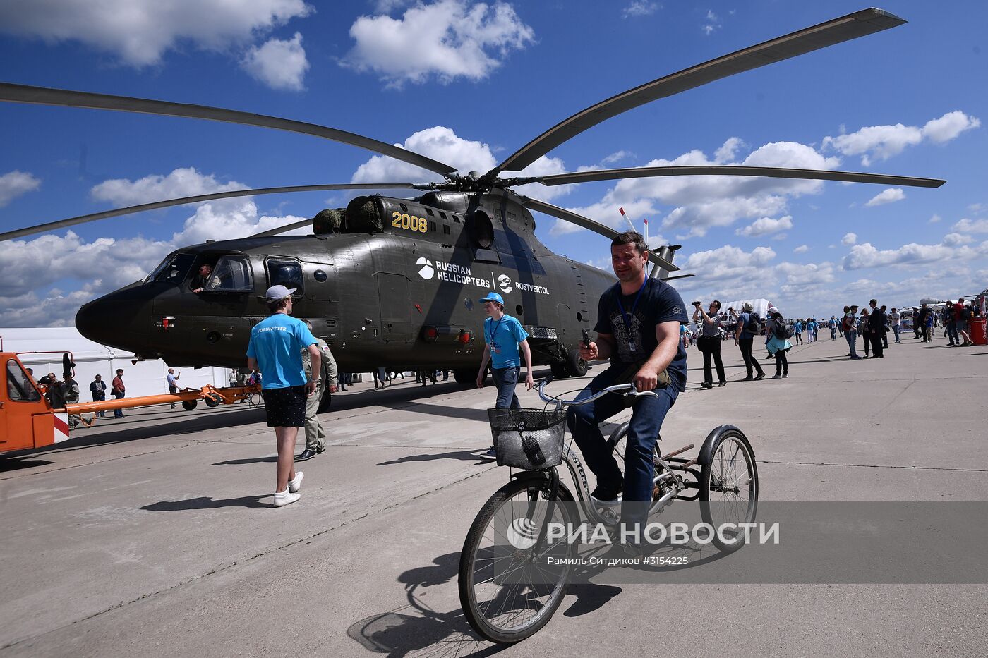 Международный авиационно-космический салон МАКС-2017. День второй