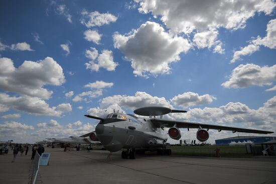 Международный авиационно-космический салон МАКС-2017. День второй