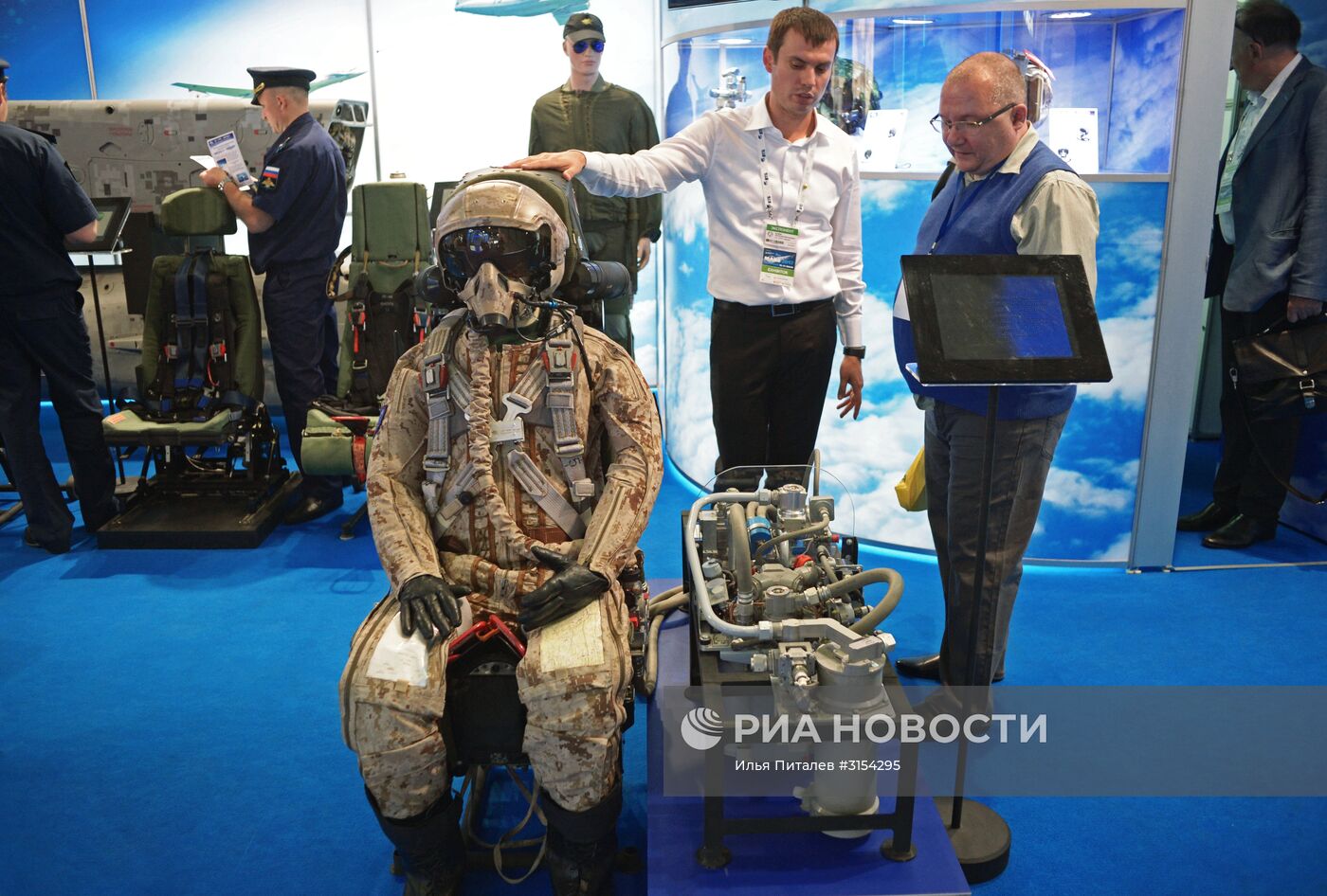 Международный авиационно-космический салон МАКС-2017. День второй