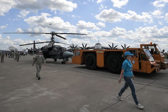 Международный авиационно-космический салон МАКС-2017. День второй