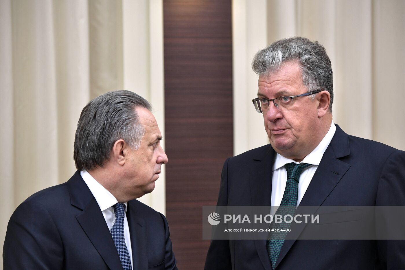 Президент РФ В. Путин провел совещание с членами правительства РФ