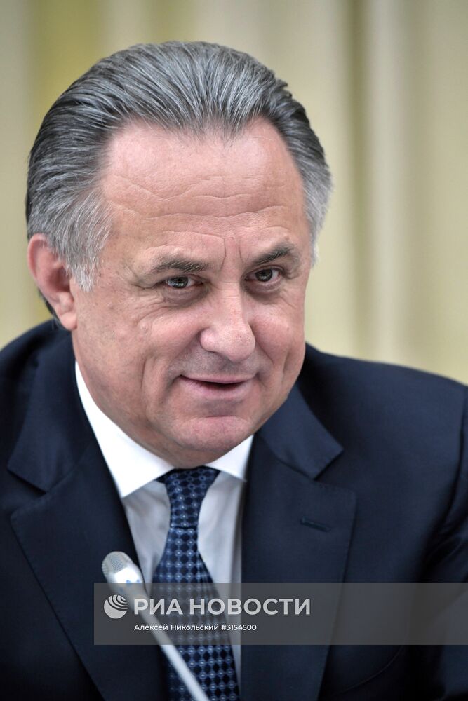 Президент РФ В. Путин провел совещание с членами правительства РФ