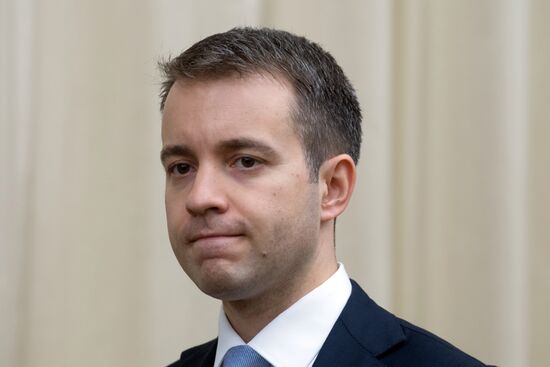 Президент РФ В. Путин провел совещание с членами правительства РФ