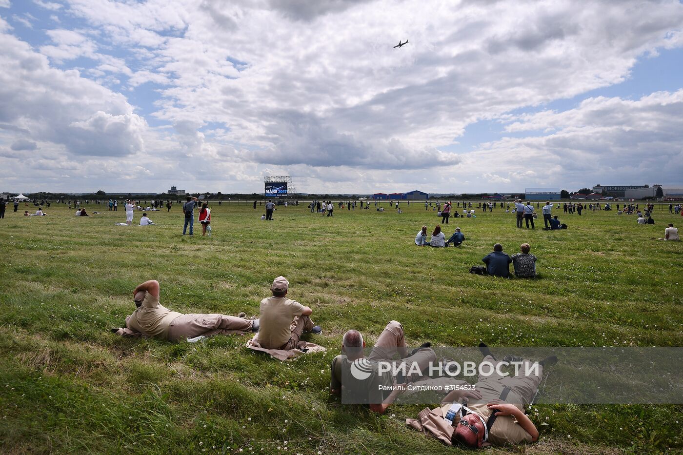 Международный авиационно-космический салон МАКС-2017. День второй