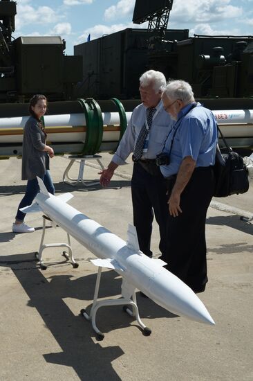 Международный авиационно-космический салон МАКС-2017. День второй