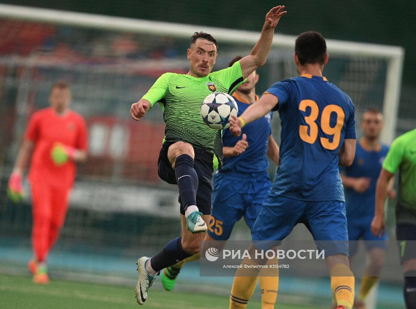 Футбол. Первенство России. Зона Центр. Матч "Зоркий" - "Арарат"