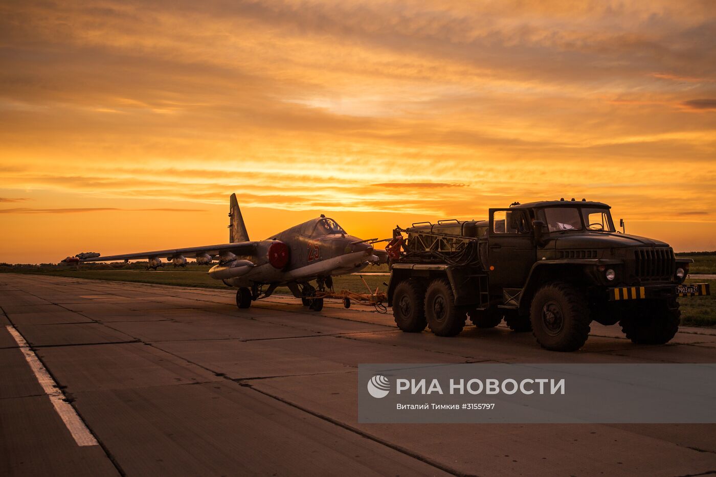 Летно-специальная подготовка экипажей штурмовиков Су-25СМ3 в Приморско-Ахтарске