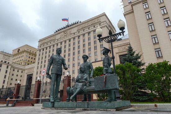 Памятник героям фильма "Офицеры"