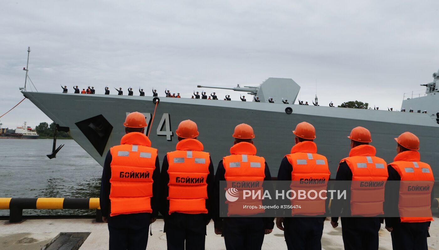 Отряд из трех кораблей ВМС Китая прибыл в Балтийск