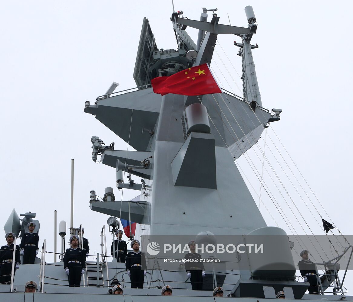 Отряд из трех кораблей ВМС Китая прибыл в Балтийск