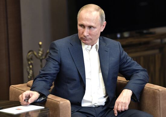 Встреча президента РФ В. Путина и президента Азербайджана И. Алиева