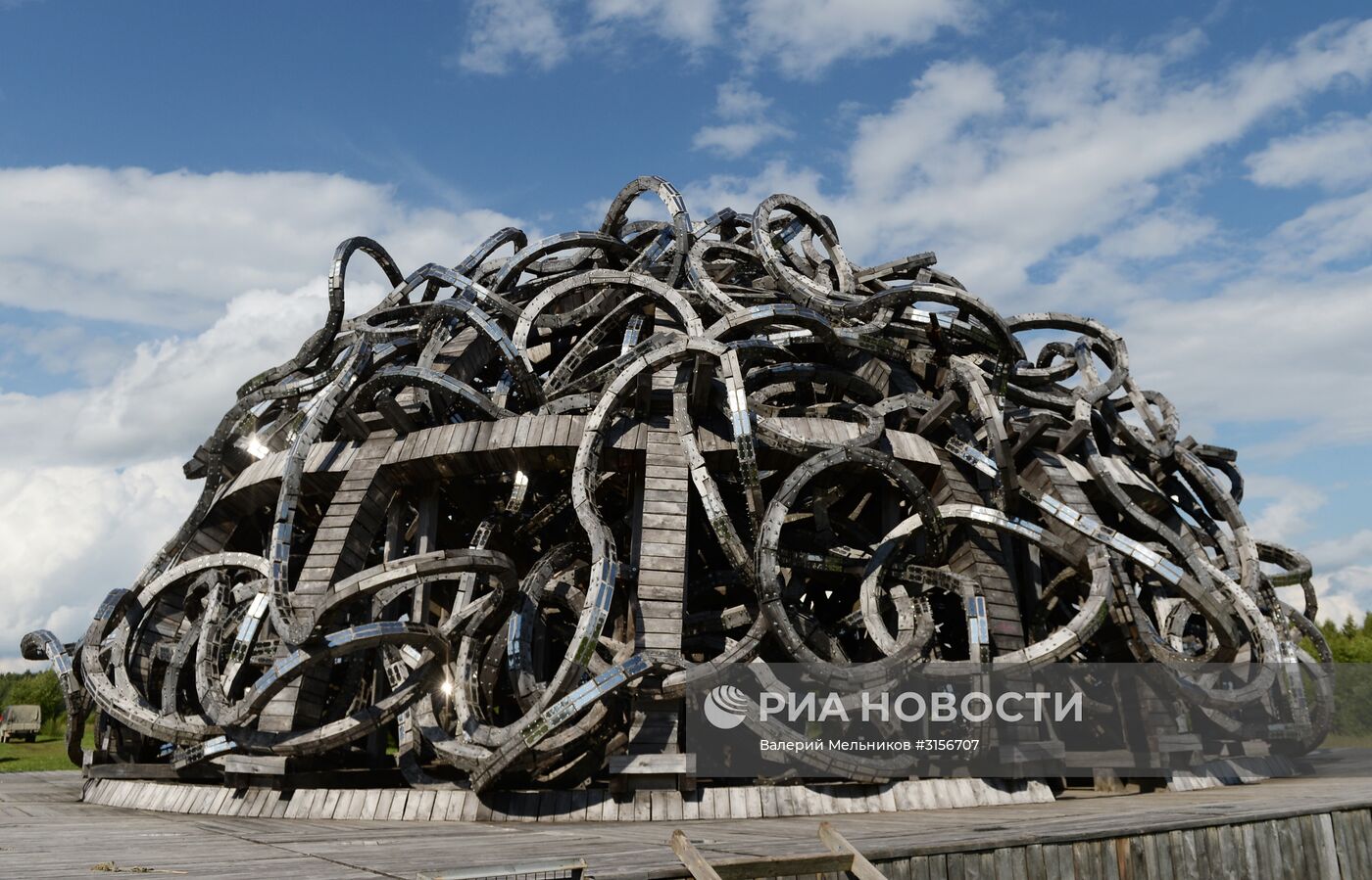 Международный фестиваль ландшафтных объектов в Никола-Ленивце "Архстояние"