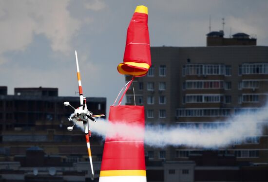 Этап чемпионата мира Red Bull Air Race в Казани. Первый день