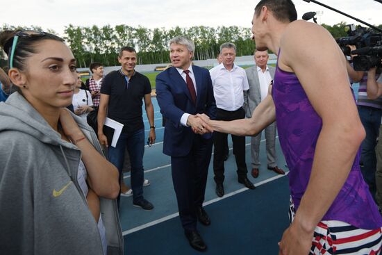 Министр спорта П. Колобков встретился с российскими легкоатлетами