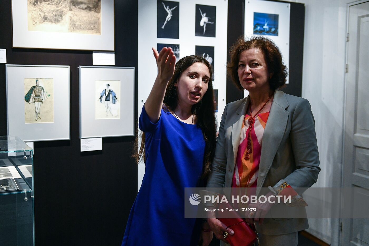 Открытие выставки "Лебединое озеро"