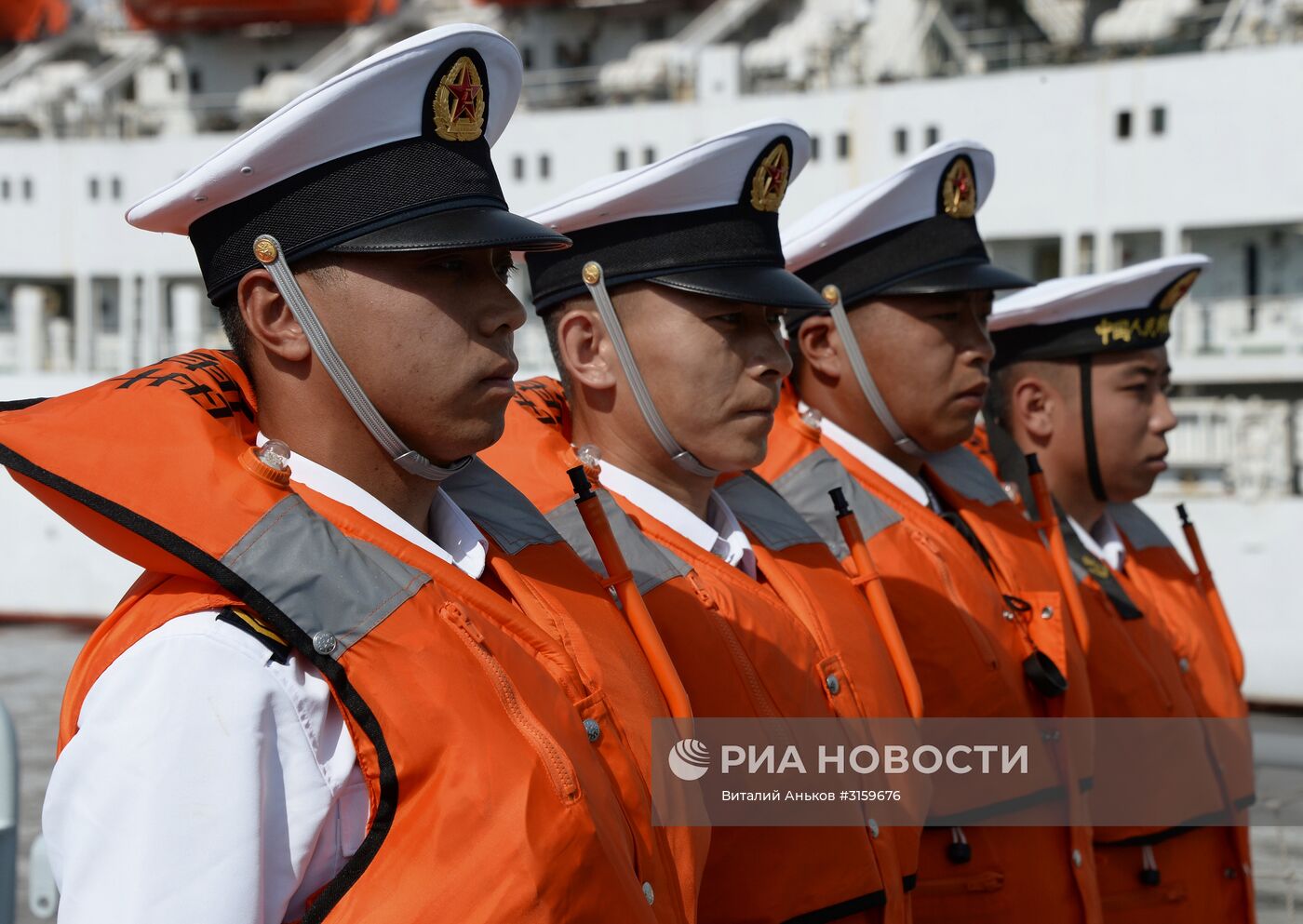 Прибытие китайского корвета "Хуангши" во Владивосток"