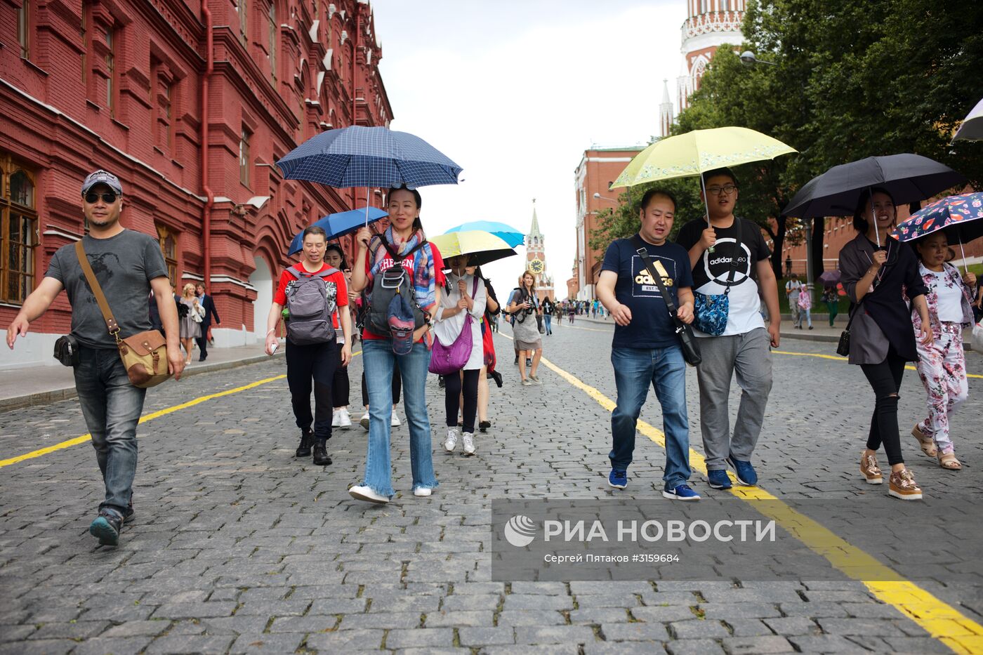 Туристы в Москве