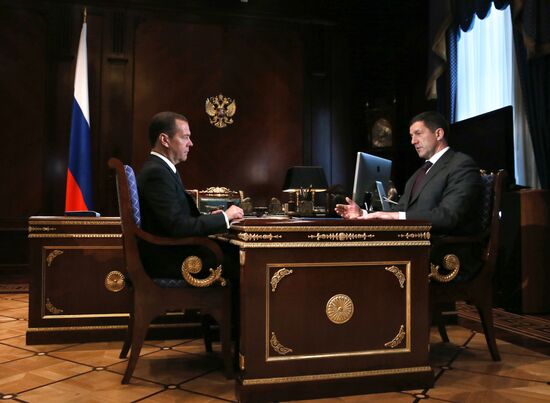 Премьер-министр РФ Д. Медведев встретился с президентом ПАО "Ростелеком" М. Осеевским