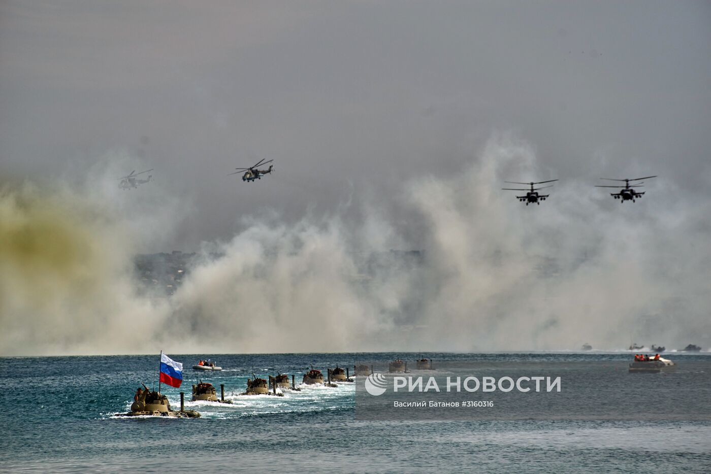 Генеральная репетиция парада кораблей ко Дню ВМФ в Севастополе