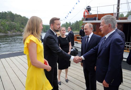 Рабочая поездка президента РФ В. Путина в Финляндию